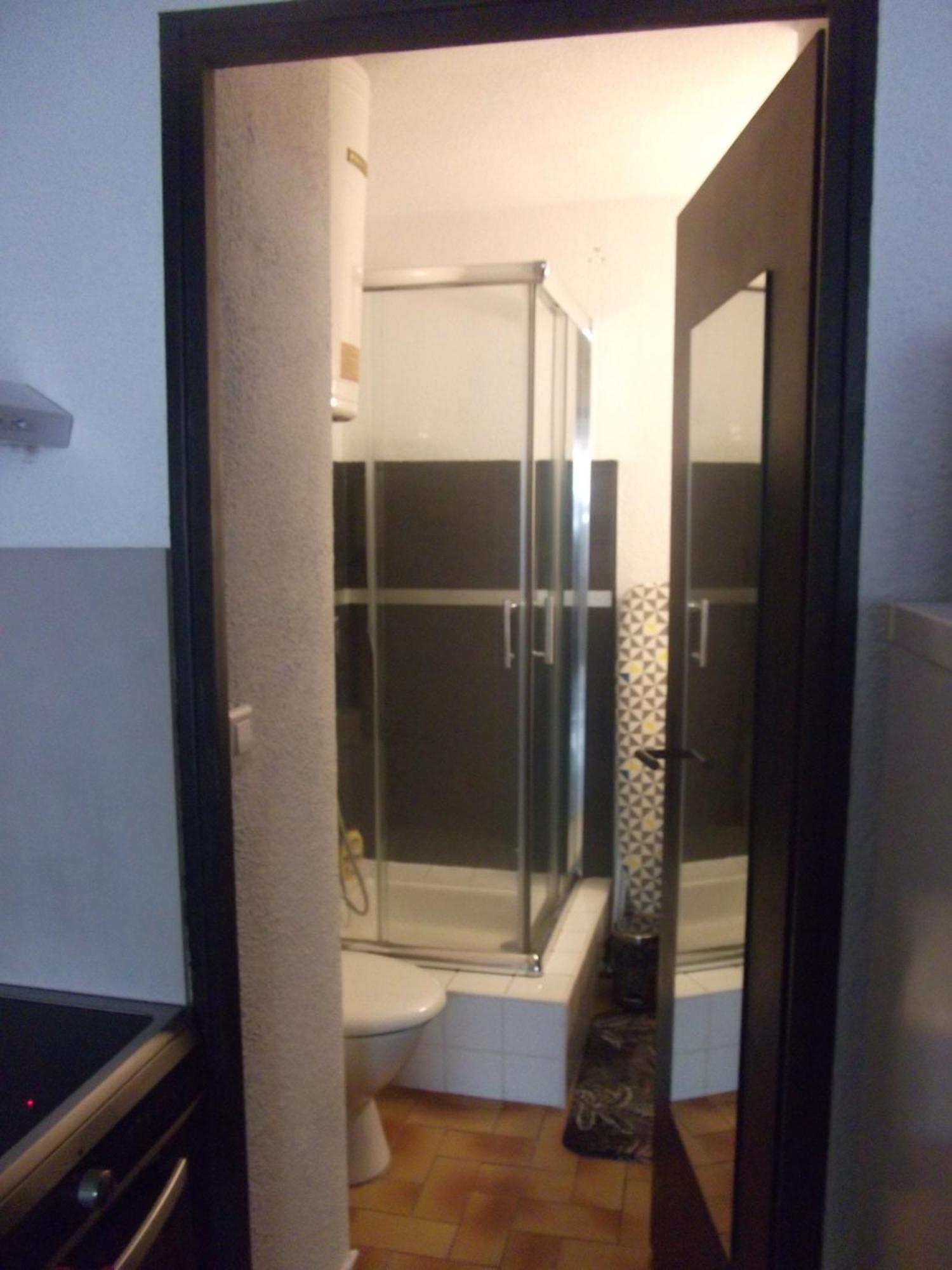 Studio Sur Le Port, Climatisation, Wifi, Piscine, Lave-Linge グリュイッサン エクステリア 写真